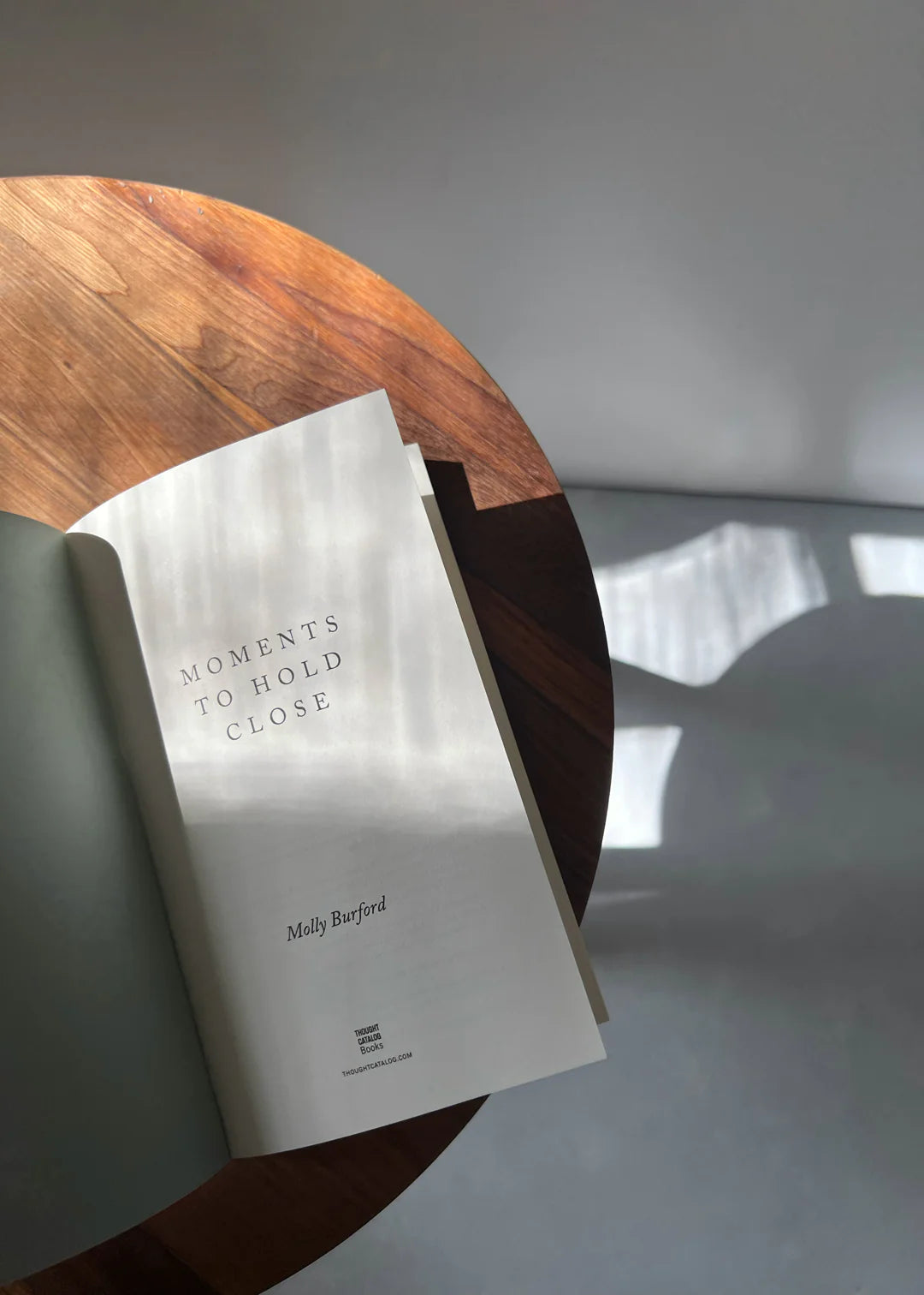 MOMENTS TO HOLD CLOSE Molly Burford